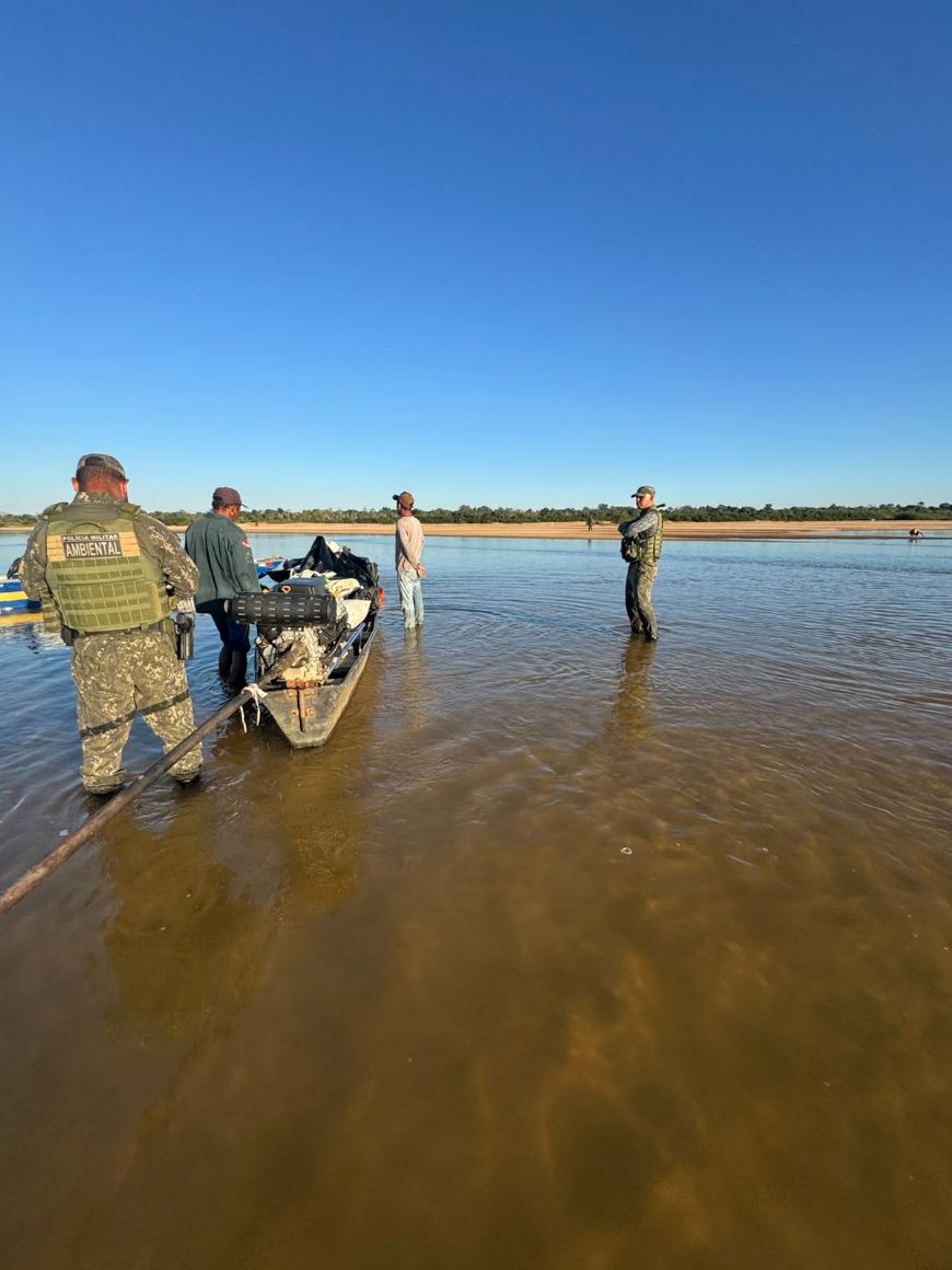 EXCLUSIVO: Operação da PM Ambiental apreende redes, embarcação e pescado ilegal em Santa Terezinha (MT)