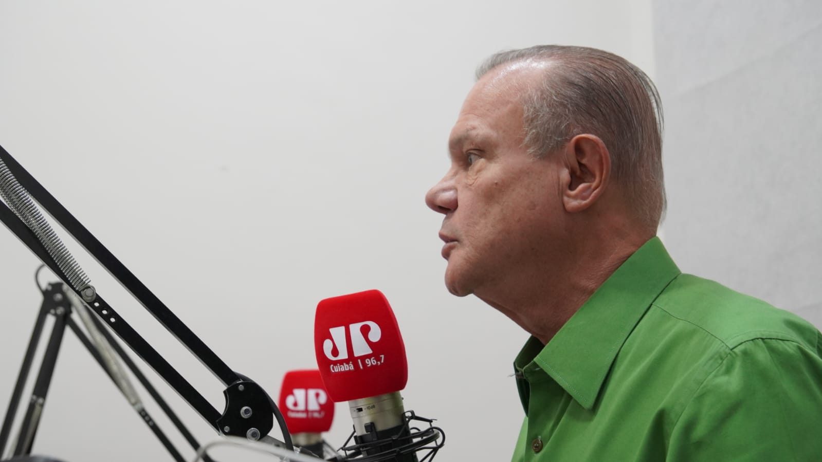 WELLINGTON COBRA PRIORIDADES: “É MELHOR A RODA-GIGANTE OU UM HOSPITAL FUNCIONANDO?