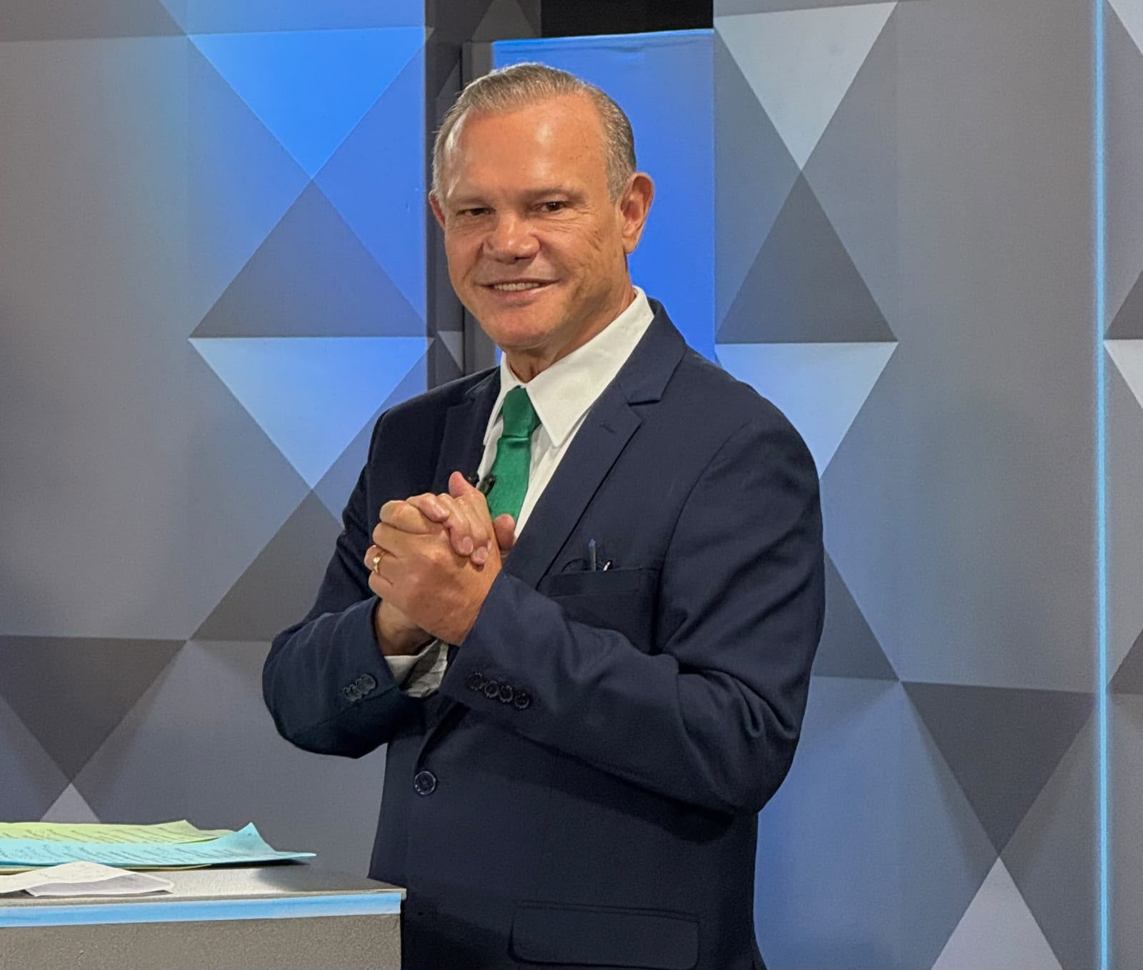 PESQUISA POVO E PODER: WELLINGTON LIDERA DISPUTA PELO GOVERNO DE MT