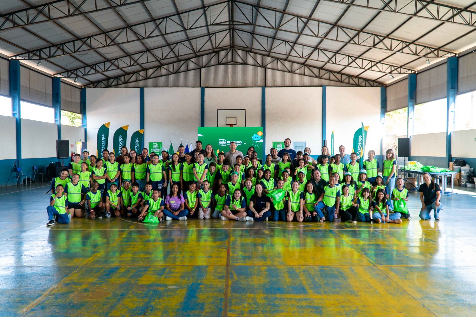 Futuro em Campo apresenta universo do agronegócio a cerca de 160 estudantes em Sorriso