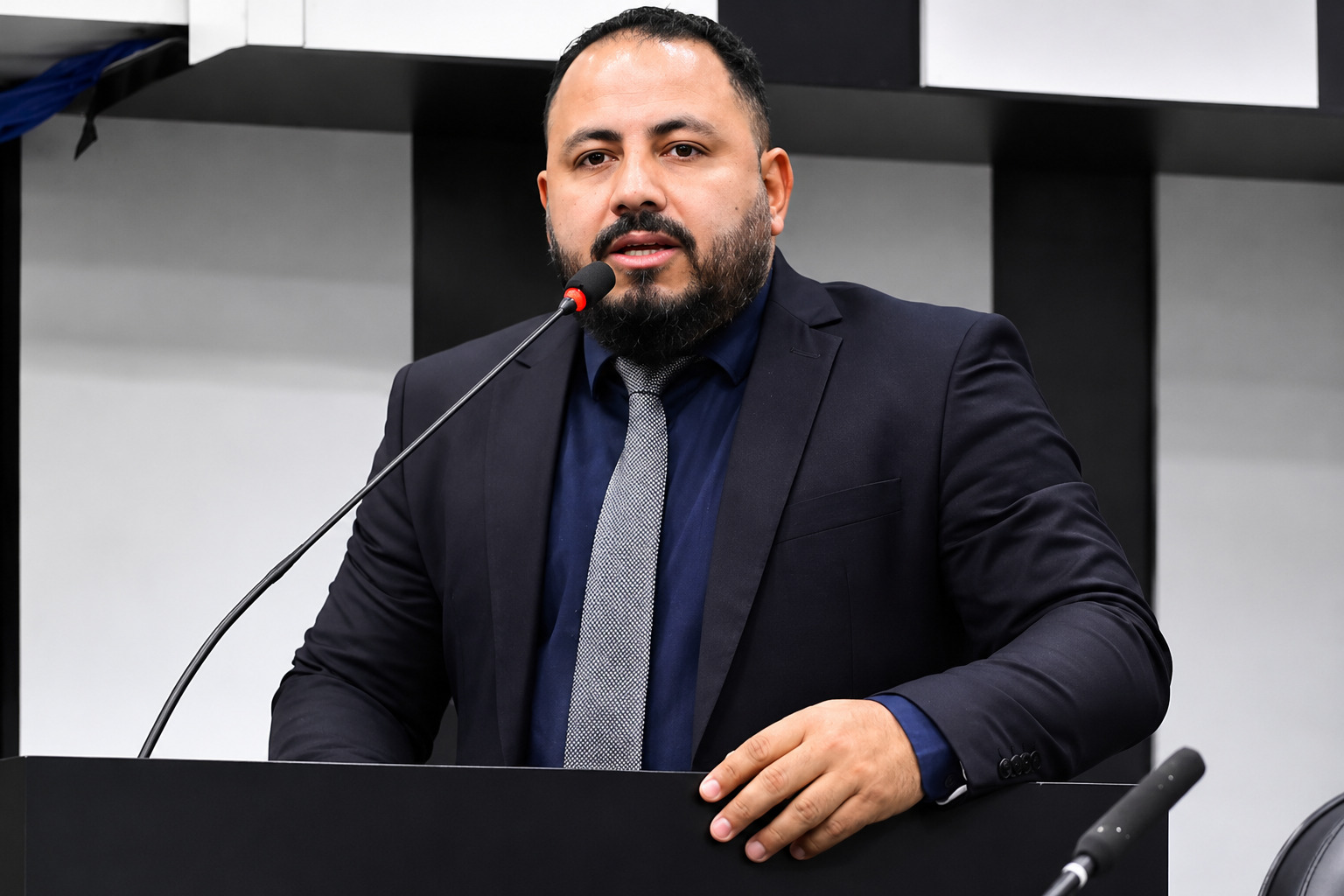 Base de Abilio pede investigação sobre gestão EP por pagamento de R$ 8 milhões a empresa Ikhon