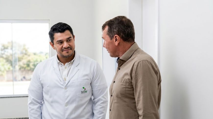 Prefeito de Canarana/MT assina medida para zerar fila de ortopedia até dezembro